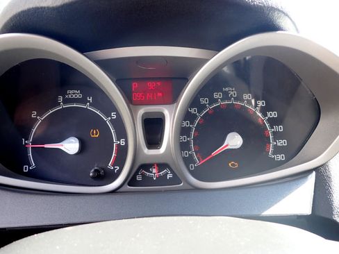 Used 2011 Ford Fiesta SE w/ 201A Rapid Spec Order Code image 30