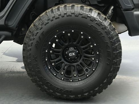 Used 2018 Jeep Wrangler Unlimited Sport image 19