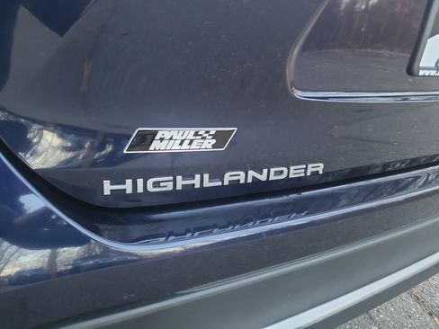 Certified 2024 Toyota Highlander XSE image 30