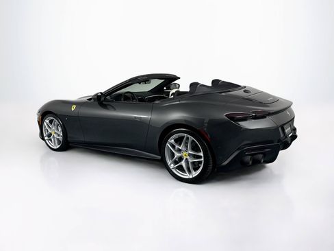Used 2025 Ferrari Roma Spider RWD image 7