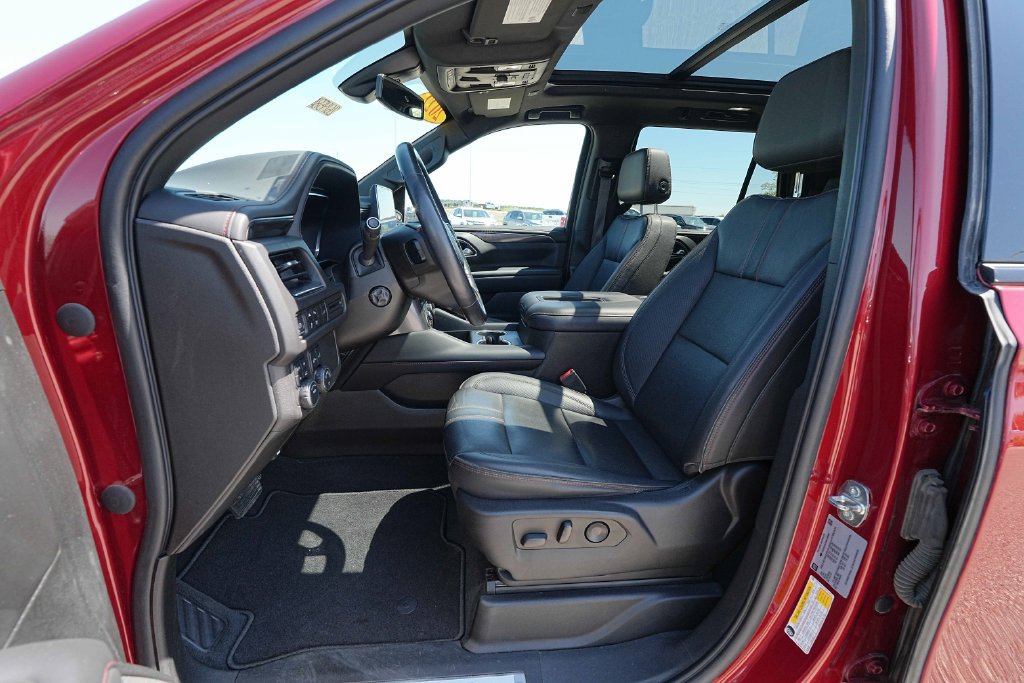Used 2022 Chevrolet Tahoe RST w/ Luxury Package AWD/4WD image 18