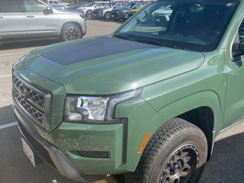 Used 2022 Nissan Frontier SV w/ Graphics Package image 2