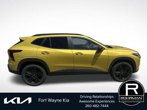 Used 2024 Chevrolet Trax ACTIV w/ Sunroof Package FWD image 8
