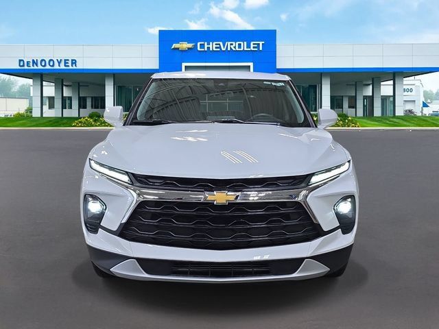 New 2025 Chevrolet Blazer LT FWD image 3