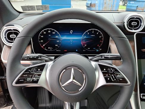 New 2025 Mercedes-Benz GLC 300 4MATIC image 19