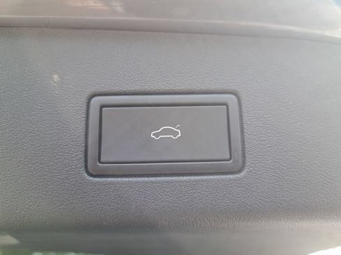 Used 2023 Volkswagen ID.4 S RWD image 9
