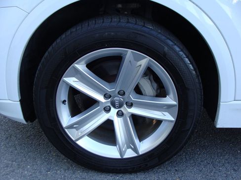 Used 2019 Audi Q8 Premium w/ Convenience Package image 39