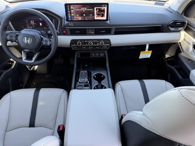 New 2026 Honda Pilot Touring image 3