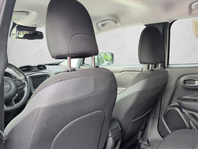 Used 2020 Jeep Renegade Altitude AWD/4WD image 17
