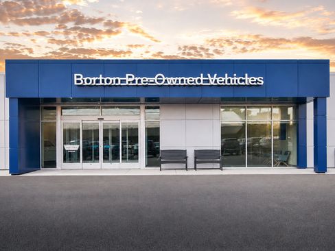 Used 2026 Volvo XC60 B5 Plus AWD/4WD image 2