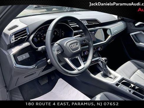 Used 2023 Audi Q3 2.0T Premium w/ Convenience Package AWD/4WD image 11