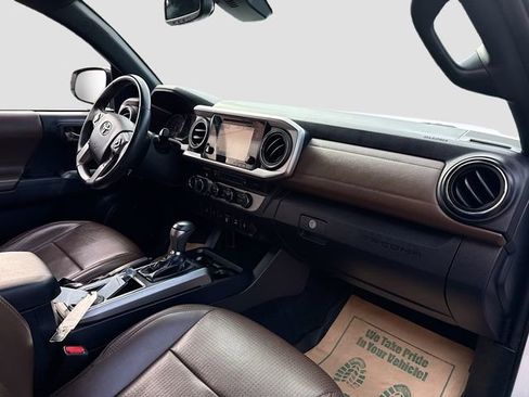 Used 2019 Toyota Tacoma Limited image 31