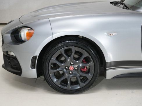 Used 2017 FIAT 124 Spider Abarth image 5