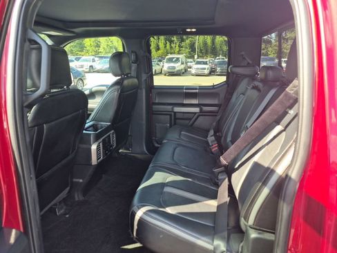 Used 2018 Ford F150 Platinum w/ Equipment Group 701A Luxury AWD/4WD image 4