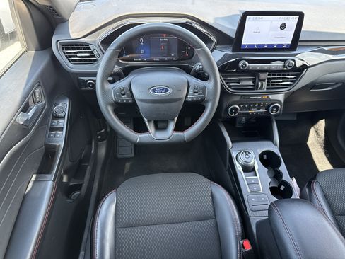 Used 2025 Ford Escape ST-Line Select AWD/4WD image 7