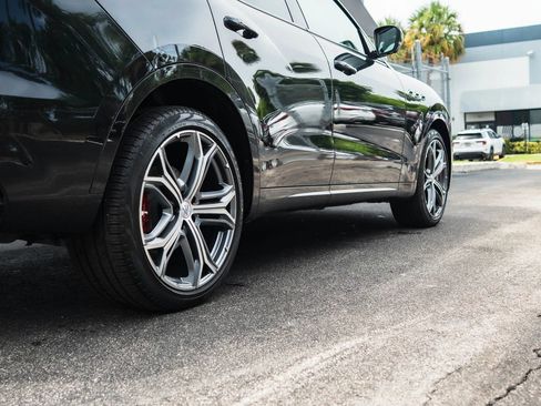 Used 2019 Maserati Levante Trofeo AWD/4WD image 10