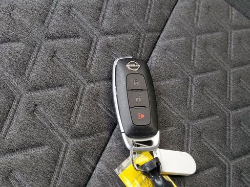 Used 2025 Nissan Kicks SV image 28