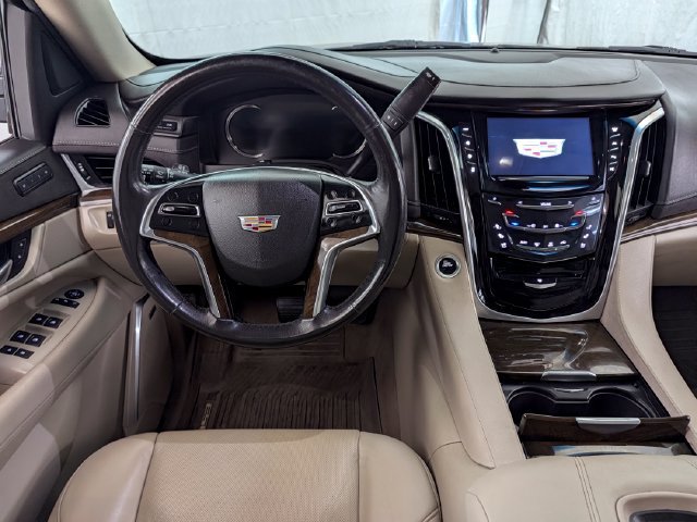 Used 2019 Cadillac Escalade Luxury AWD/4WD image 24