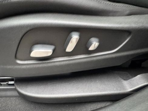 Used 2018 Cadillac XT5 Premium Luxury image 15