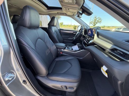 New 2026 Toyota Highlander Limited AWD/4WD image 27