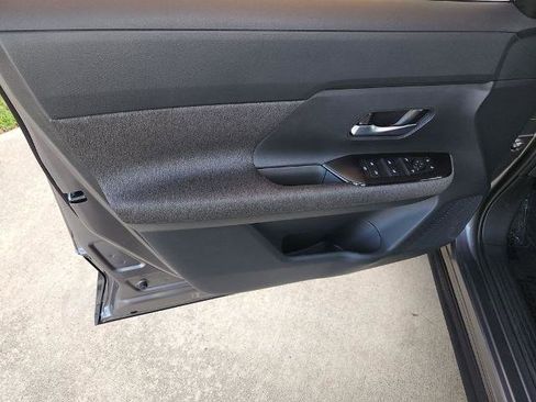 Certified 2025 Nissan Kicks SV image 27