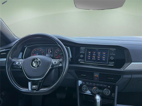 Used 2020 Volkswagen Jetta R-Line w/ R-Line Cold Weather Package image 9