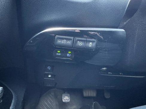 Used 2021 Toyota Prius Prime Limited image 16