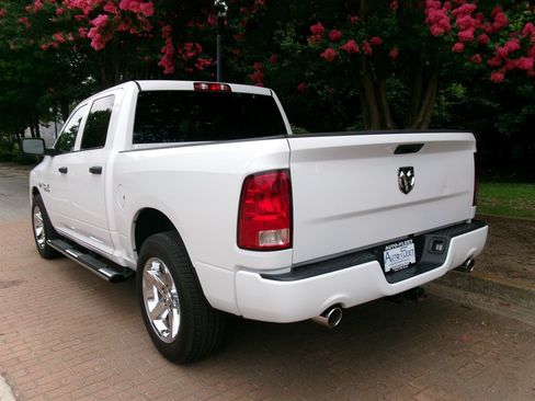 Used 2017 RAM 1500 Express RWD image 5