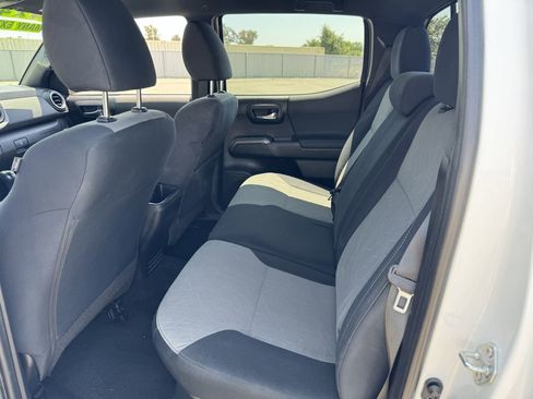 Used 2021 Toyota Tacoma TRD Sport w/ Technology Package image 23