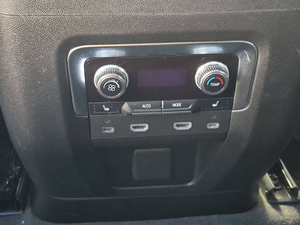Used 2024 GMC Yukon Denali Ultimate AWD/4WD image 14