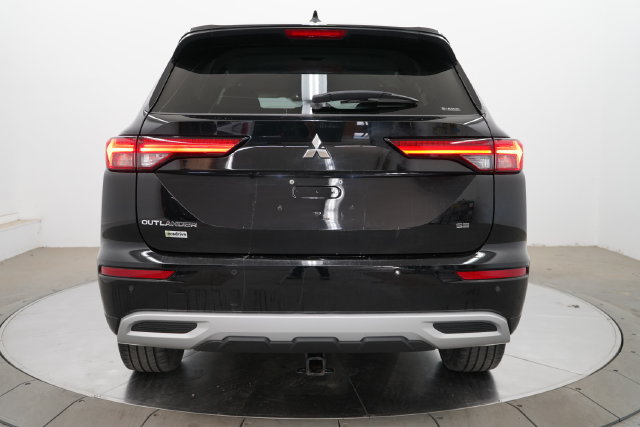 Used 2023 Mitsubishi Outlander SE AWD/4WD image 6