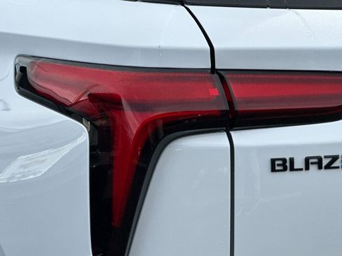 Used 2026 Chevrolet Blazer EV LT AWD/4WD image 45