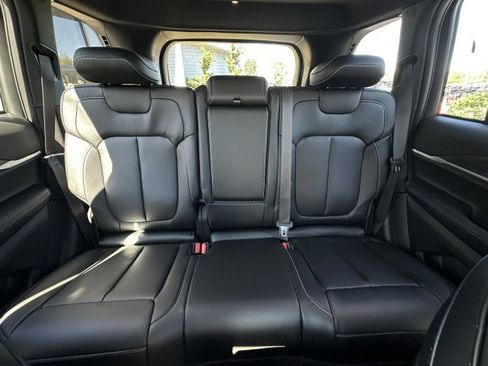 New 2025 Jeep Grand Cherokee Limited w/ Black Appearance Package image 13