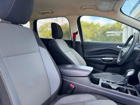 Used 2019 Ford Escape SE FWD image 36