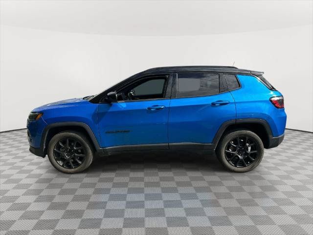 Used 2022 Jeep Compass Latitude AWD/4WD image 3