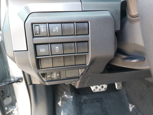 Used 2025 Toyota Tacoma TRD Sport AWD/4WD image 31