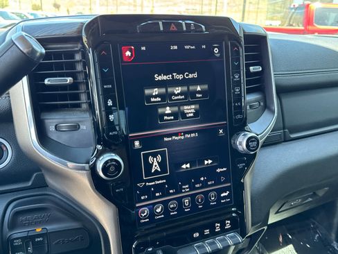 Used 2019 RAM 2500 Laramie AWD/4WD image 32
