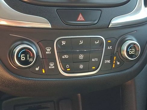 Used 2020 Chevrolet Equinox LT AWD/4WD image 17