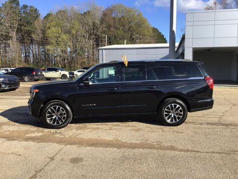 Certified 2025 Ford Expedition Max Platinum image 8