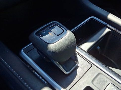 Used 2024 Nissan Pathfinder SL AWD/4WD image 15