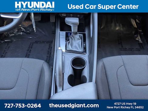 Certified 2025 Hyundai Elantra SE image 19