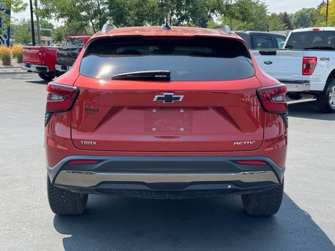 Used 2024 Chevrolet Trax ACTIV w/ Sunroof Package FWD image 6