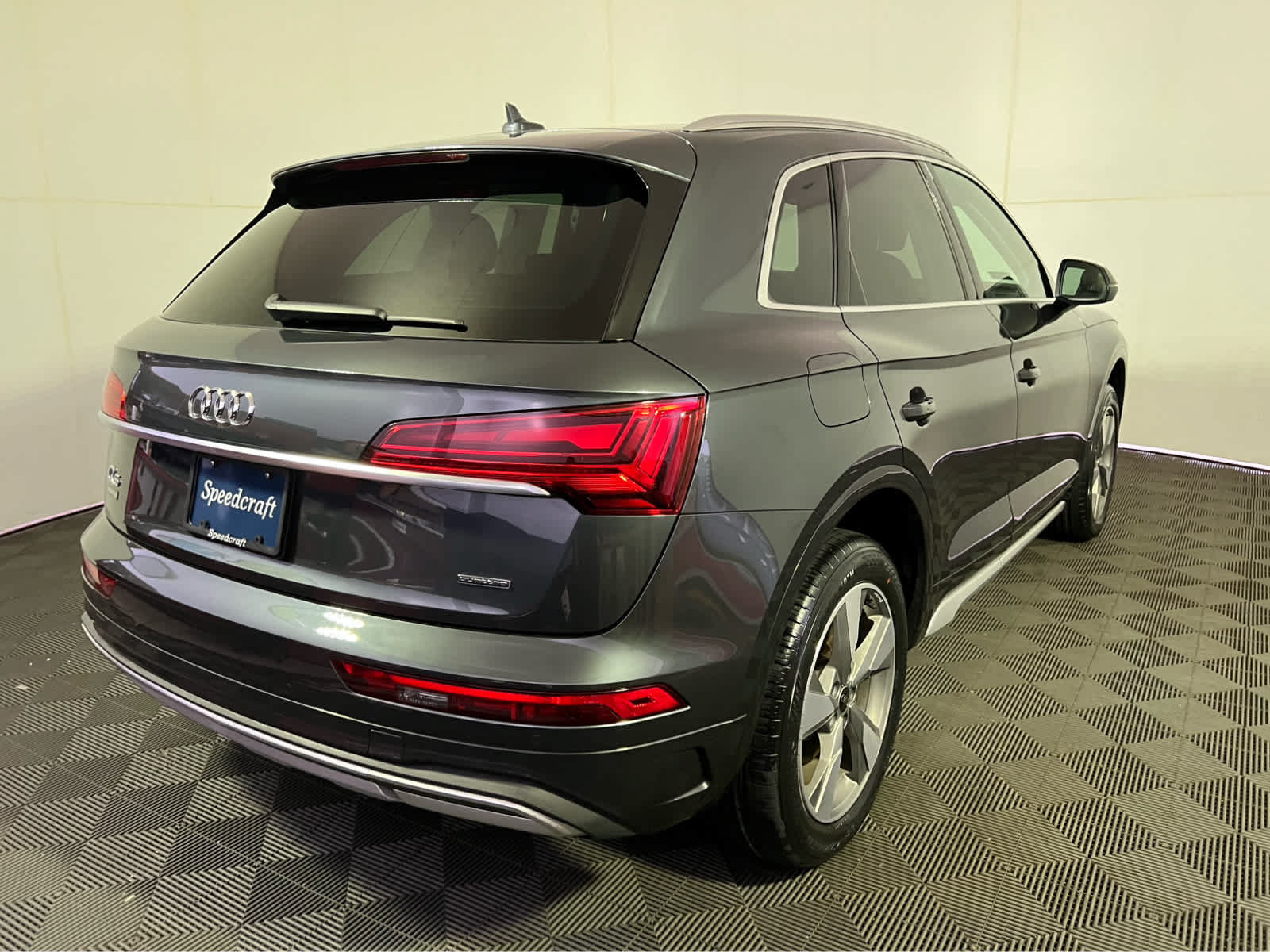 Used 2023 Audi Q5 2.0T Premium Plus w/ Premium Plus Package AWD/4WD image 7