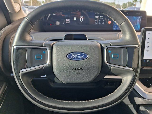 Used 2025 Ford Expedition Max Platinum AWD/4WD image 16