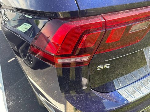 Used 2023 Volkswagen Tiguan SE AWD/4WD image 5