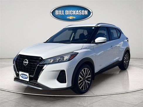 Used 2024 Nissan Kicks SV image 3