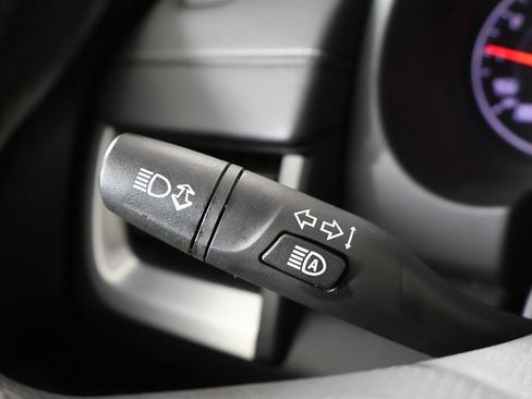 Used 2024 GMC Terrain SLE image 33