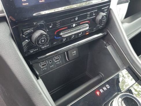 Used 2024 Jeep Grand Cherokee Limited AWD/4WD image 19
