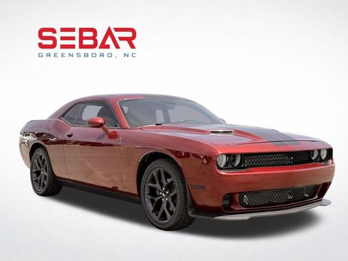 Used 2019 Dodge Challenger SXT w/ Driver Convenience Group RWD image 6