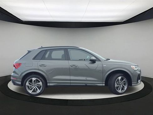 New 2025 Audi Q3 2.0T Premium image 8